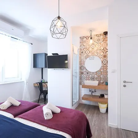Lopwi Old Town Ground Floor Guest house 2*