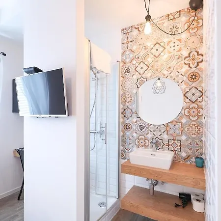 Lopwi Old Town Ground Floor Gostinjska kuća 3*