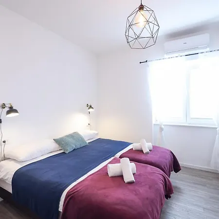 Lopwi Old Town Ground Floor 2* Zadar