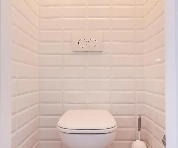 Lopwi Old Town Ground Floor Гостевой дом