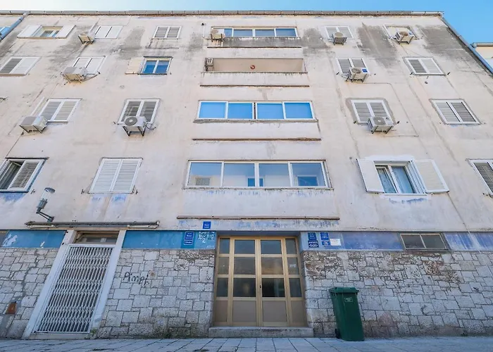 Lopwi Old Town Ground Floor Гостевой дом 3*