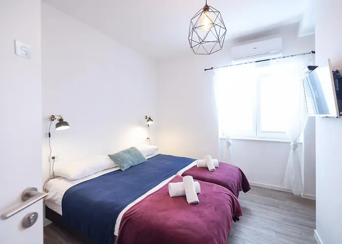 Lopwi Old Town Ground Floor 3* Задар