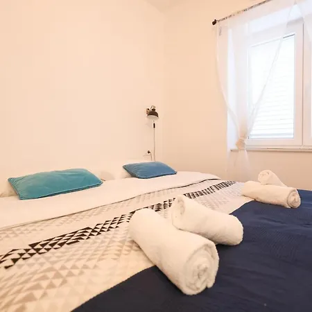 Lopwi Old Town Ground Floor 3*