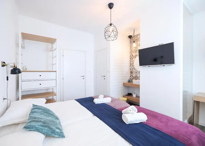 Lopwi Old Town Ground Floor Guest house 3*