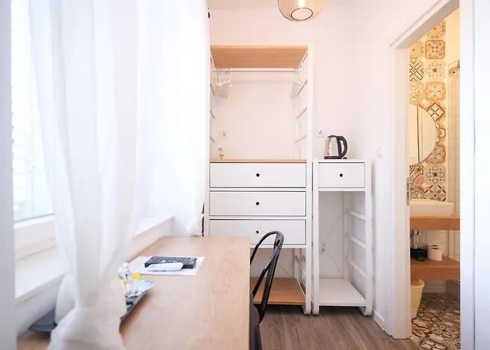 Lopwi Old Town Ground Floor 3*