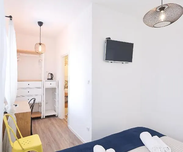 Lopwi Old Town Ground Floor Guest house